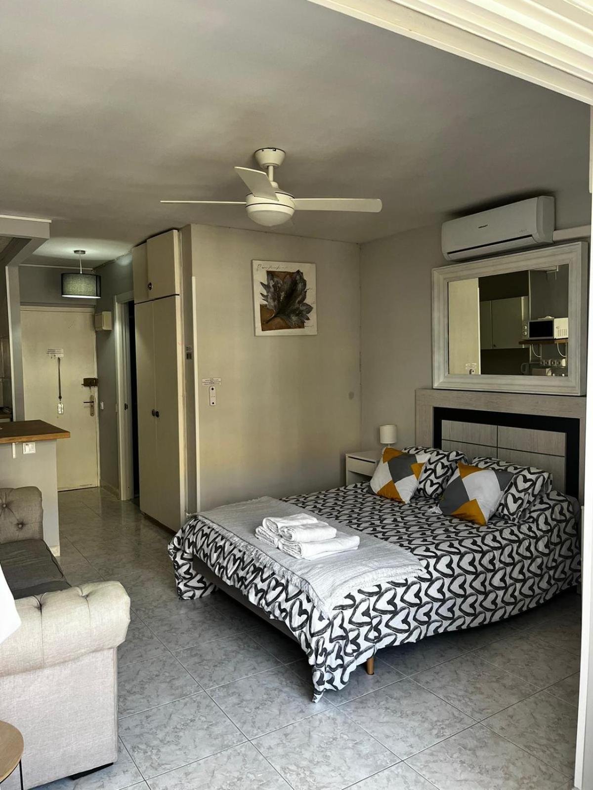 Encantador Estudio Con Piscina Benalmadena Ngoại thất bức ảnh